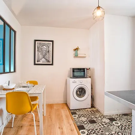 Le Petit Proche Gare フレール